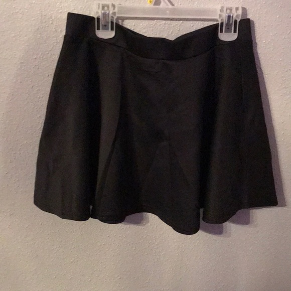 Skirt - Picture 3 of 4